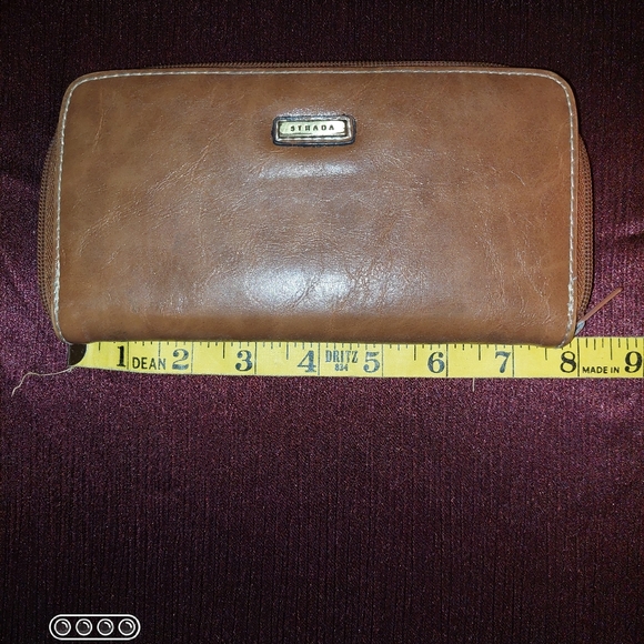 Large Wallet - Picture 1 of 4